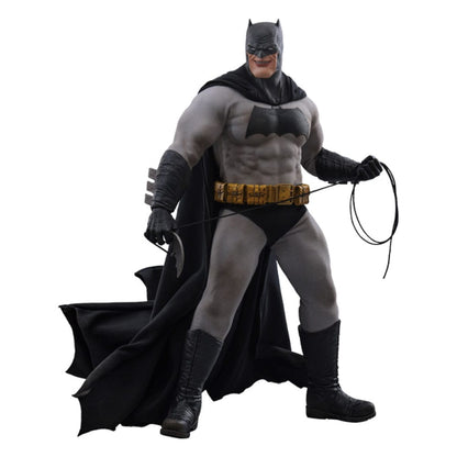 HOT TOYS - Batman: The Dark Knight Returns Comic Masterpiece Action Figure 1/6 Batman