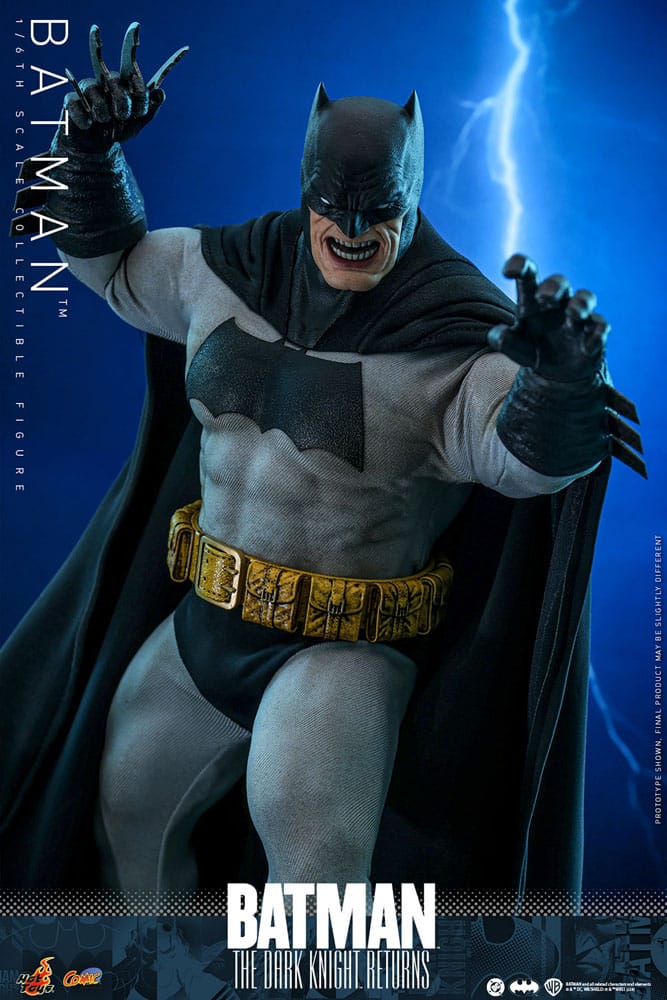 HOT TOYS - Batman: The Dark Knight Returns Comic Masterpiece Action Figure 1/6 Batman