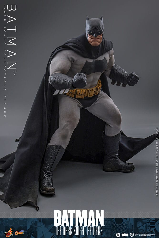 HOT TOYS - Batman: The Dark Knight Returns Comic Masterpiece Action Figure 1/6 Batman