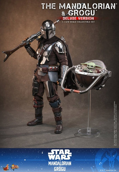HOT TOYS - Star Wars: The Mandalorian & Grogu Movie Masterpiece Action Figure 1/6 The Mandalorian and Grogu (Deluxe Version)