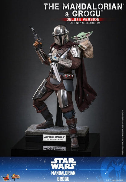 HOT TOYS - Star Wars: The Mandalorian & Grogu Movie Masterpiece Action Figure 1/6 The Mandalorian and Grogu (Deluxe Version)