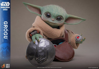 HOT TOYS - Star Wars: The Mandalorian & Grogu Life-Size Figure Grogu