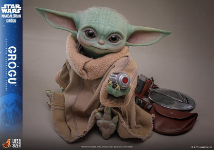 HOT TOYS - Star Wars: The Mandalorian & Grogu Life-Size Figure Grogu