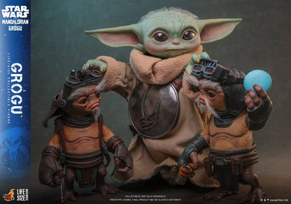 HOT TOYS - Star Wars: The Mandalorian & Grogu Life-Size Figure Grogu