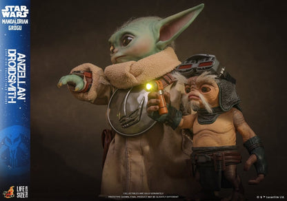 HOT TOYS - Star Wars: The Mandalorian & Grogu Life-Size Figure Anzellan Droidsmith
