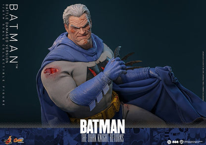 HOT TOYS - Batman: The Dark Knight Returns Comic Masterpiece Action Figure 1/6 Batman (Battle Damaged Version)