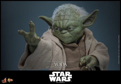 HOT TOYS - Star Wars: Revenge of the Sith Movie Masterpiece Action Figure 1/6 Yoda