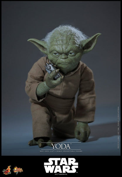 HOT TOYS - Star Wars: Revenge of the Sith Movie Masterpiece Action Figure 1/6 Yoda