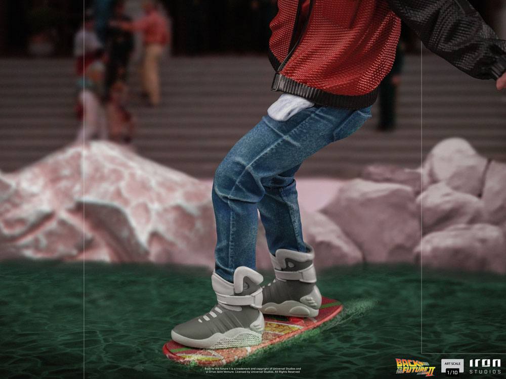 IRON STUDIO - Back to the Future II Art Scale Statue 1:10 Marty McFly on Hoverboard