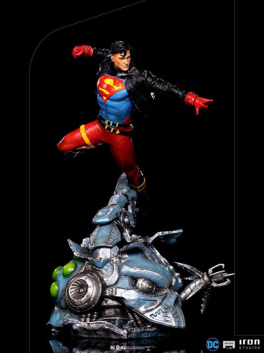 IRON STUDIO - Dc Comics - DeLuxe Art Scale Statue 1:10 Superboy