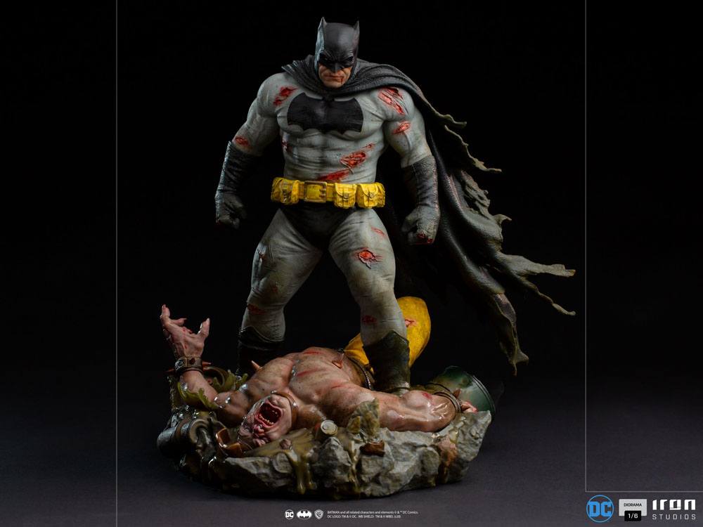 IRON STUDIOS - Batman: The Dark Knight Returns Diorama 1/6 Batman