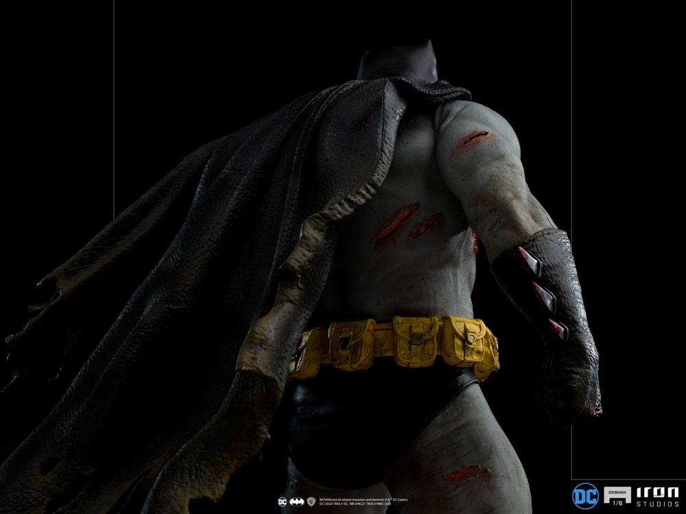 IRON STUDIO - Dc Comics - Batman The Dark Knight Returns Diorama 1:6 Batman