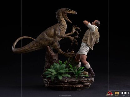 IRON STUDIO - Jurassic Park DeLuxe Art Scale Statue 1:10 Clever Girl