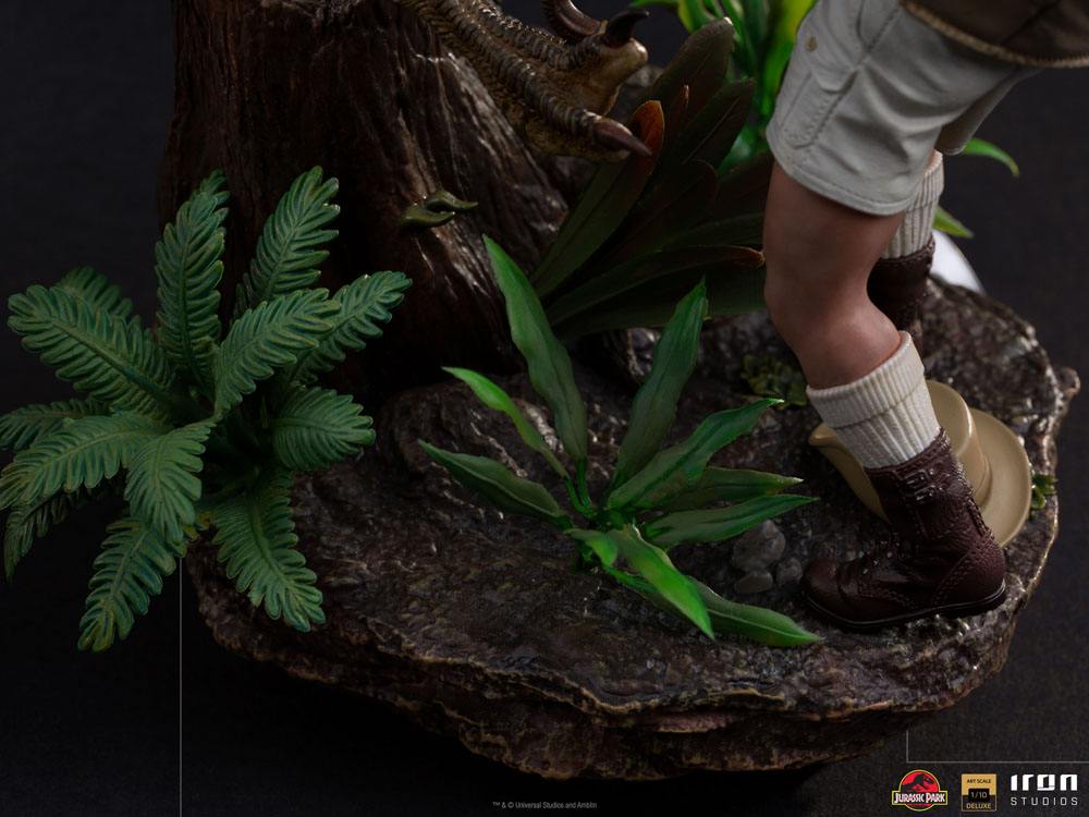 IRON STUDIO - Jurassic Park DeLuxe Art Scale Statue 1:10 Clever Girl