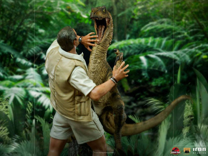 IRON STUDIO - Jurassic Park DeLuxe Art Scale Statue 1:10 Clever Girl