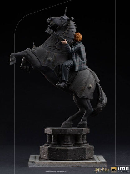 IRON STUDIO - Harry Potter DeLuxe Art Scale Statue 1:10 Ron Weasley at The Wizard Chess