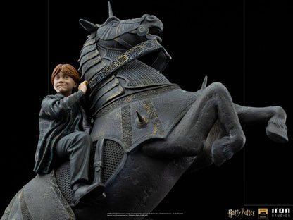 IRON STUDIO - Harry Potter DeLuxe Art Scale Statue 1:10 Ron Weasley at The Wizard Chess