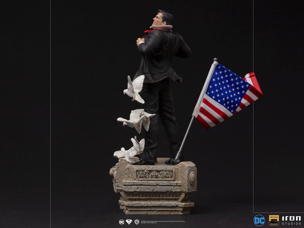 IRON STUDIO - Dc Comics - DeLuxe Art Scale Statue 1:10 Clark Kent