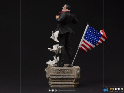 IRON STUDIO - Dc Comics - DeLuxe Art Scale Statue 1:10 Clark Kent