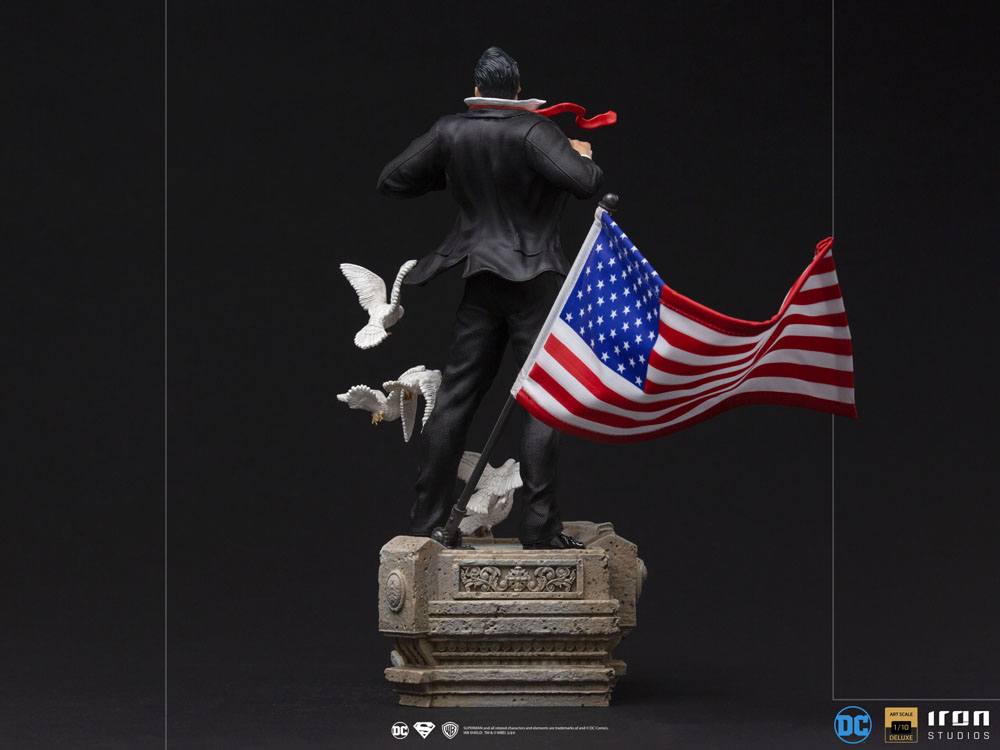 IRON STUDIO - Dc Comics - DeLuxe Art Scale Statue 1:10 Clark Kent
