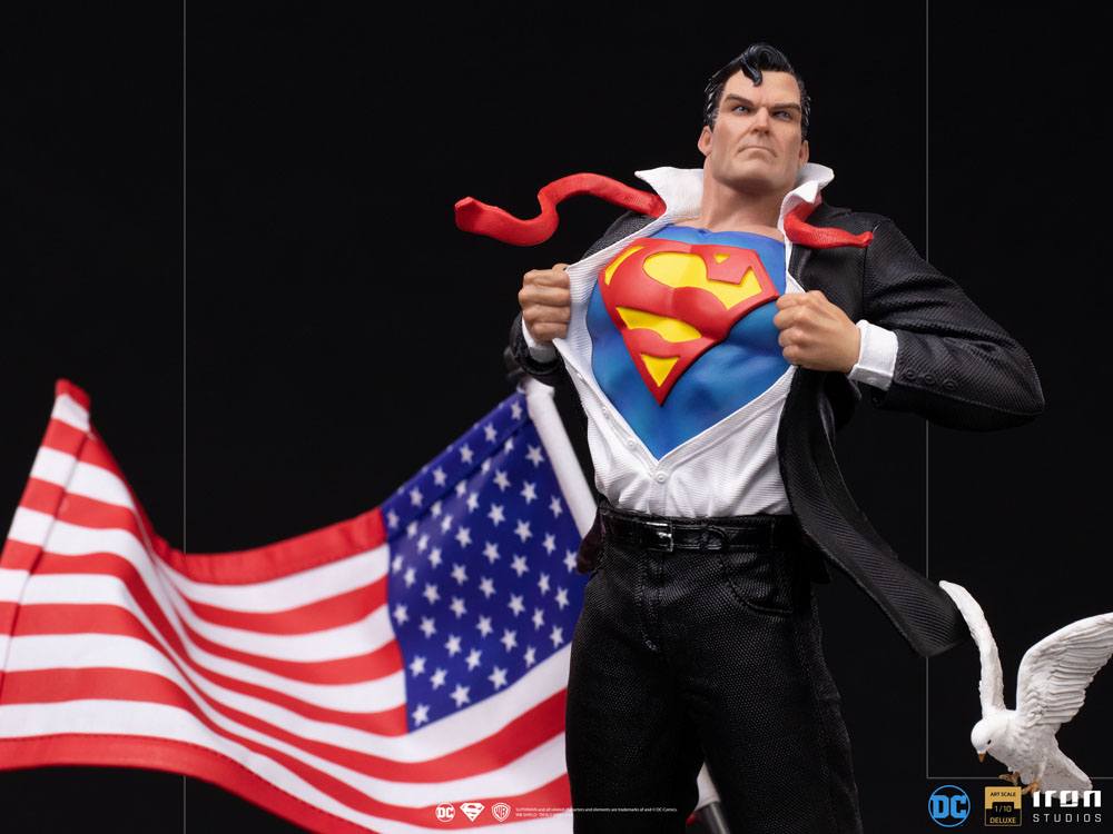IRON STUDIO - Dc Comics - DeLuxe Art Scale Statue 1:10 Clark Kent