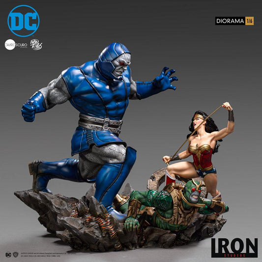IRON STUDIO - Dc Comics - Wonder Woman vs Darkseid Diorama 1:6 by Ivan Reis