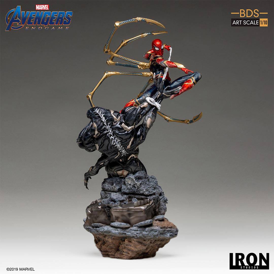 IRON STUDIO - Marvel - Avengers Endgame BDS Art Scale Statue 1:10 Iron Spider vs Outrider