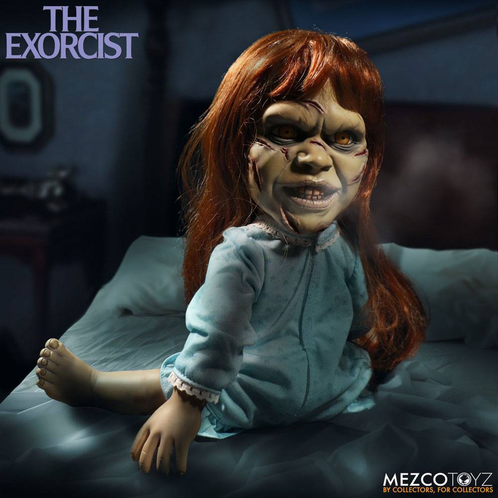 MEZCO - The Exorcist Mega Scale Action Figure with Sound Feature Regan Macneil