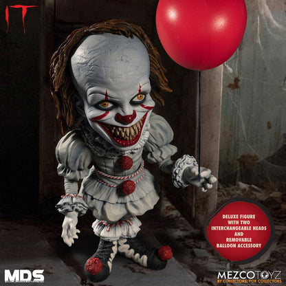 MEZCO - Stephen Kings It 2017 MDS DeLuxe Action Figure Pennywise