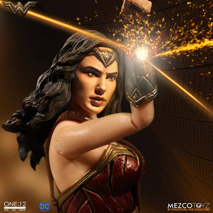 MEZCO - Dc Comics - Action Figure 112 Wonder Woman