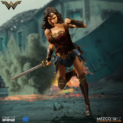 MEZCO - Dc Comics - Action Figure 112 Wonder Woman