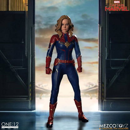 MEZCO - Captain Marvel Action Figure 112 Captain Marvel