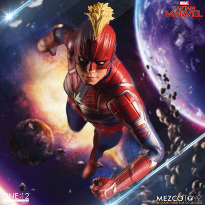 MEZCO - Captain Marvel Action Figure 112 Captain Marvel