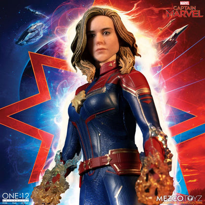 MEZCO - Captain Marvel Action Figure 112 Captain Marvel