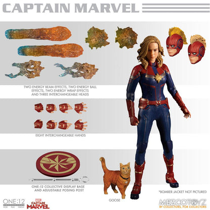 MEZCO - Captain Marvel Action Figure 112 Captain Marvel