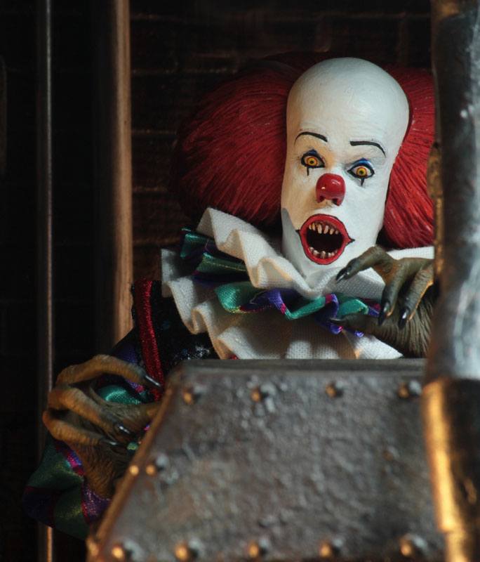NECA - Stephen King's It 1990 Retro Action Figure Pennywise