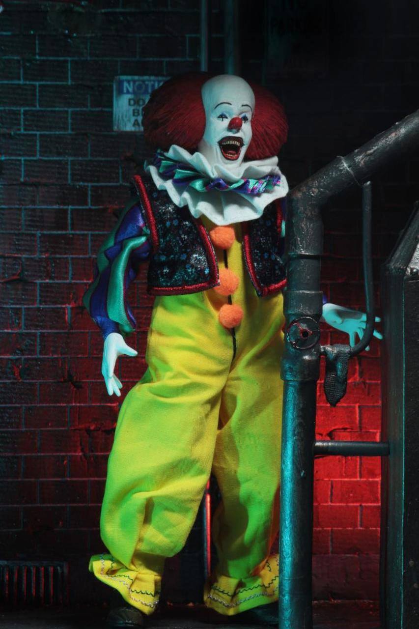 NECA - Stephen King's It 1990 Retro Action Figure Pennywise