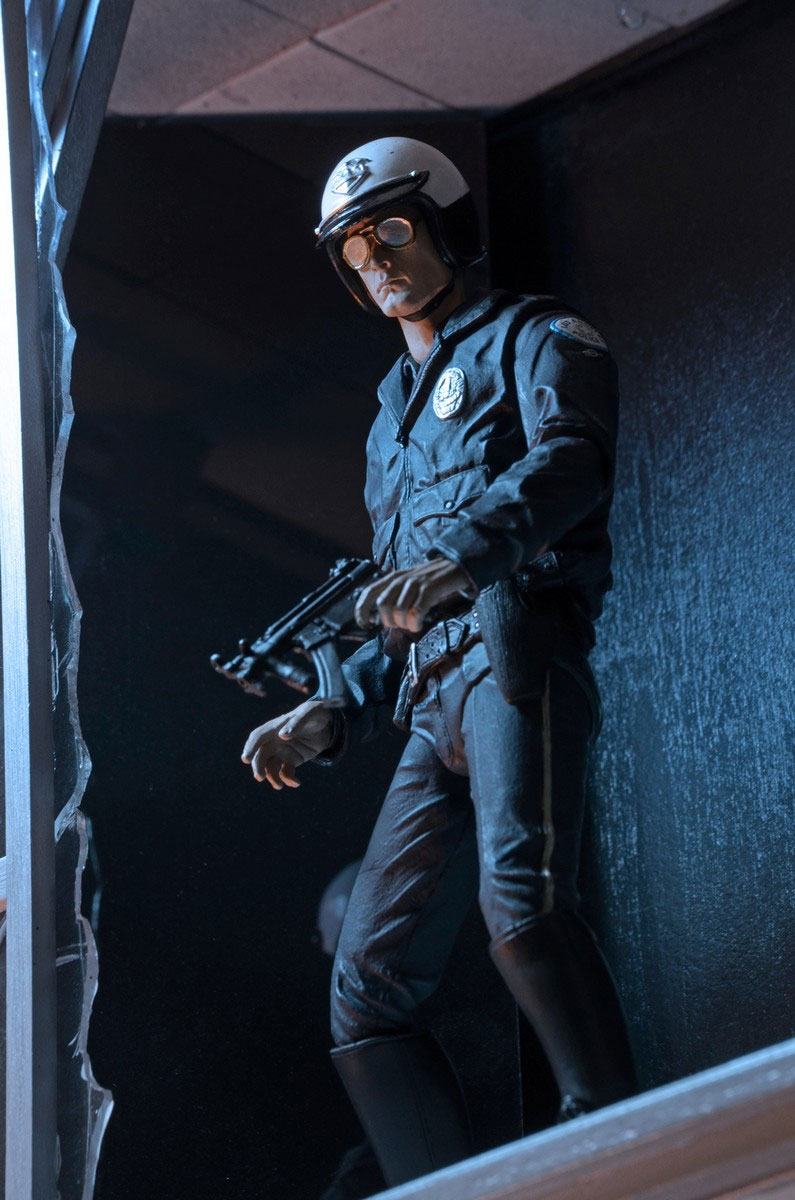NECA - Terminator 2 - T-1000 (Motorcycle Cop) Action Figure Ultimate