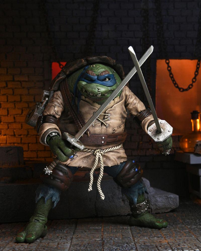 NECA - Universal Monsters TMNT Teenager Mutant Ninja Turtles Action Figure Ultimate Leonardo as The Hunchback