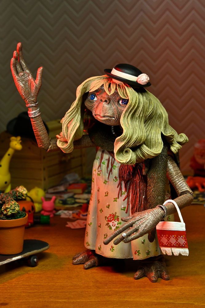 NECA - E.T. 40th Anniversary Dress-Up Ult Af