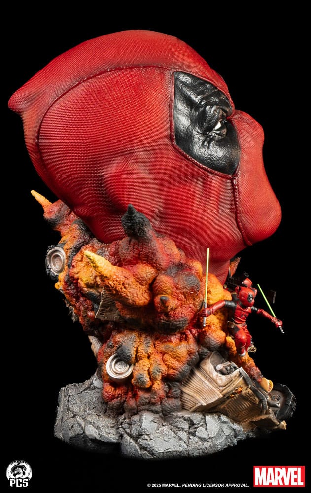 PCS COLLECTIBLES - Marvel Fine Art Bust Deadpool