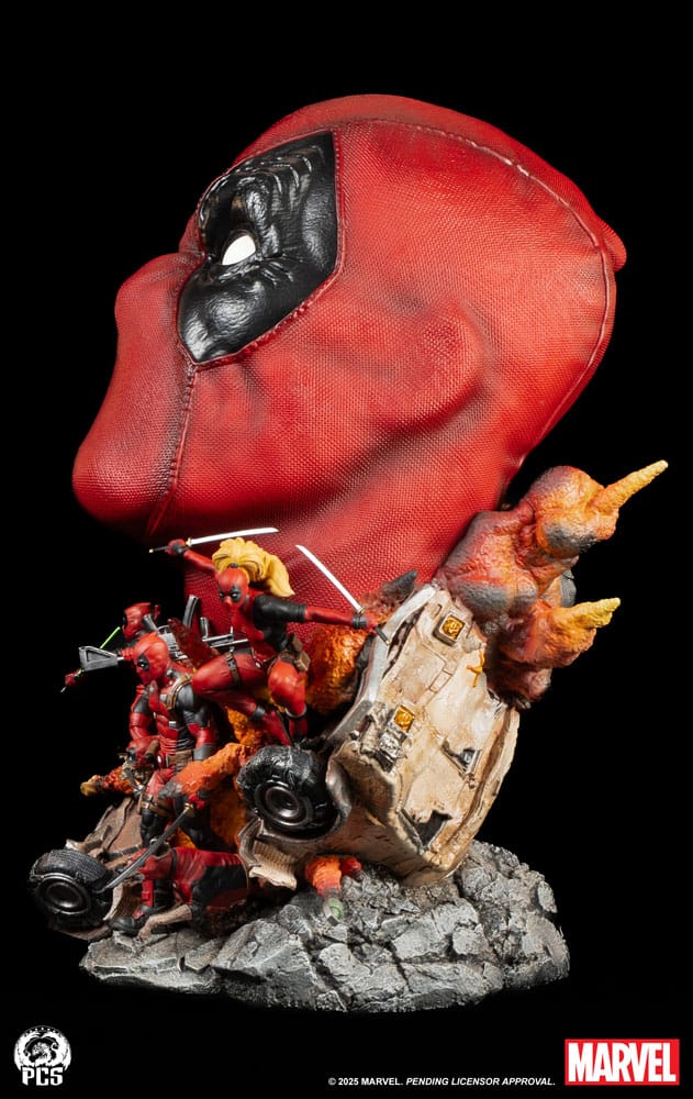 PCS COLLECTIBLES - Marvel Fine Art Bust Deadpool