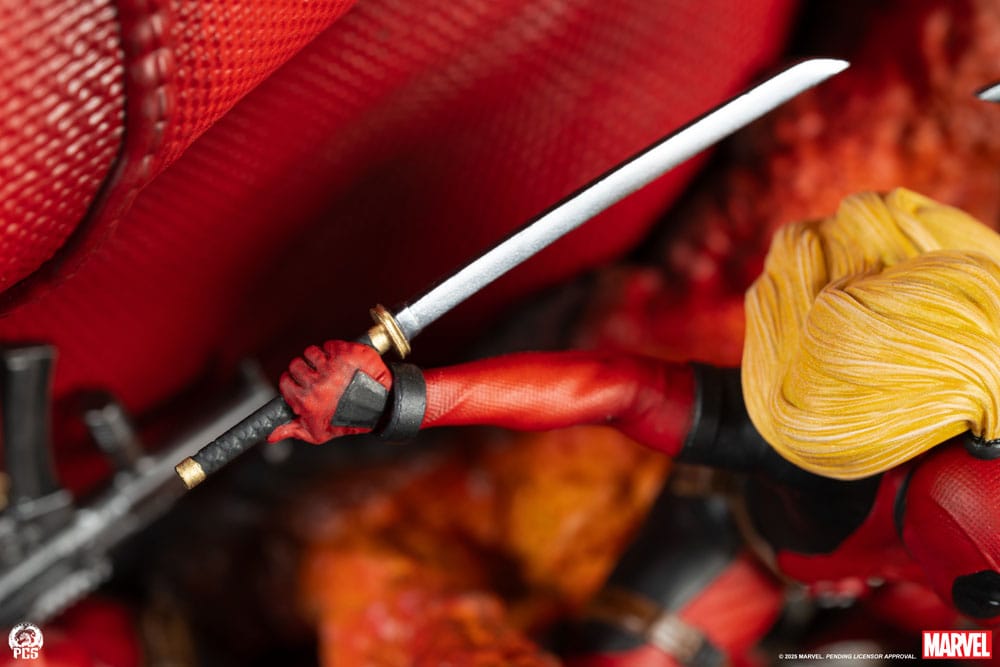 PCS COLLECTIBLES - Marvel Fine Art Bust Deadpool