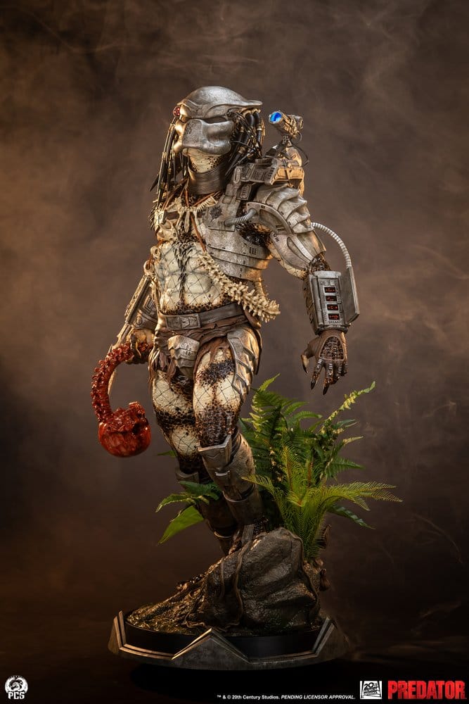 PCS - Predator Statue 1/2 Predator