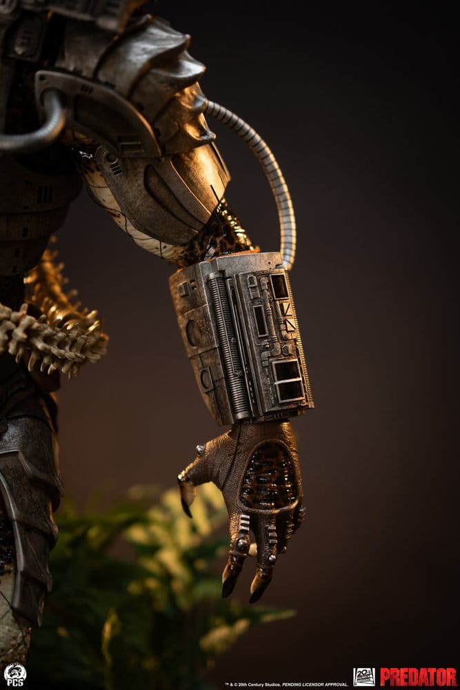 PCS - Predator Statue 1/2 Predator