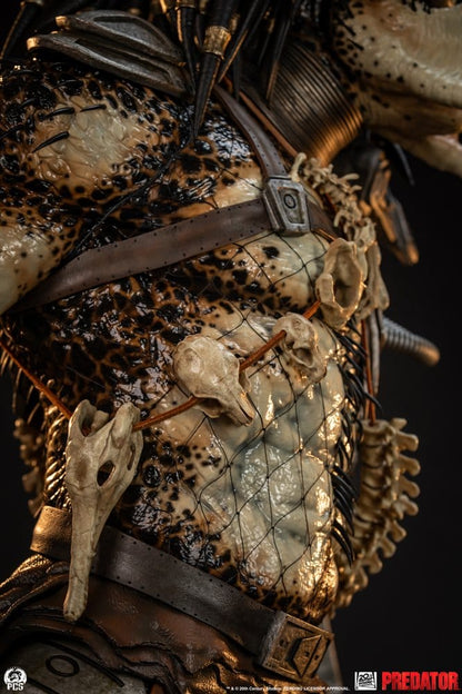 PCS - Predator Statue 1/2 Predator