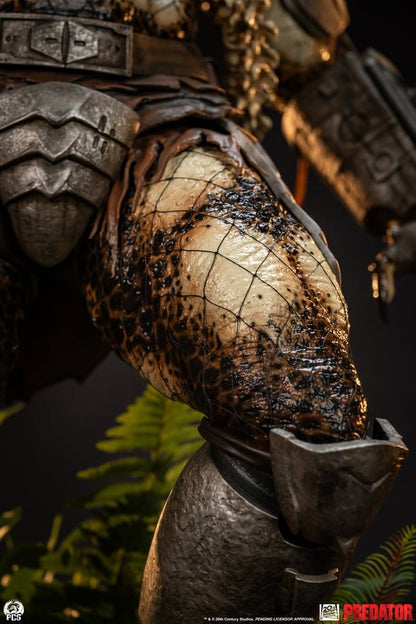 PCS - Predator Statue 1/2 Predator