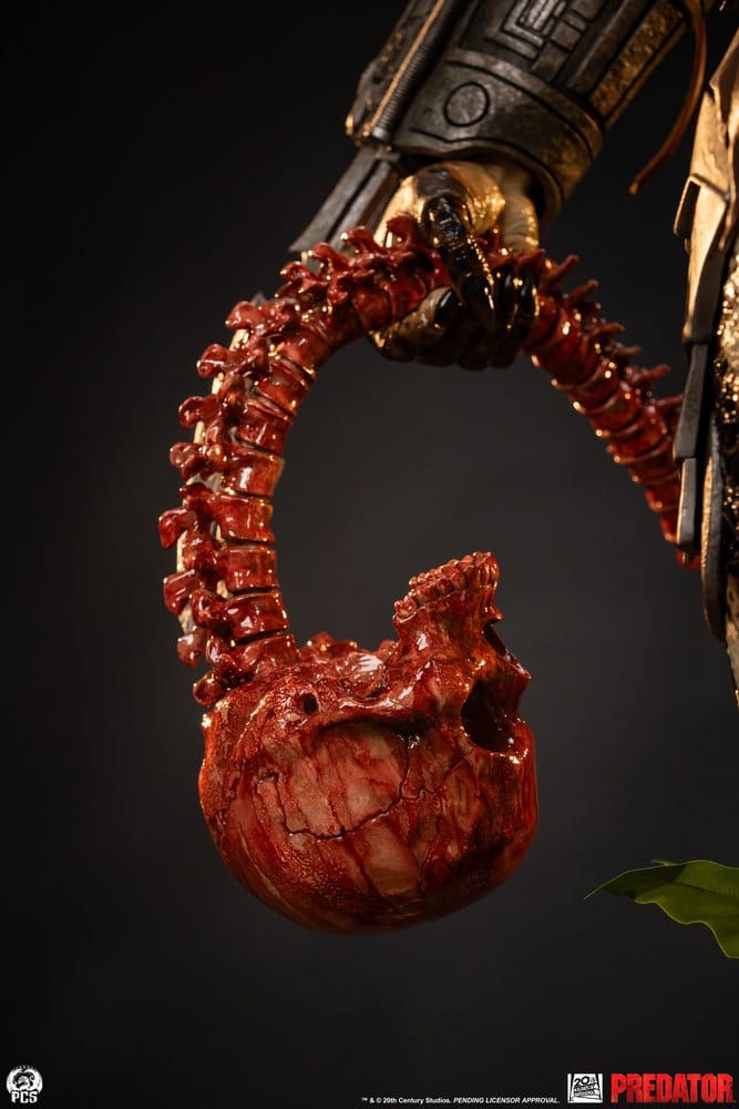 PCS - Predator Statue 1/2 Predator