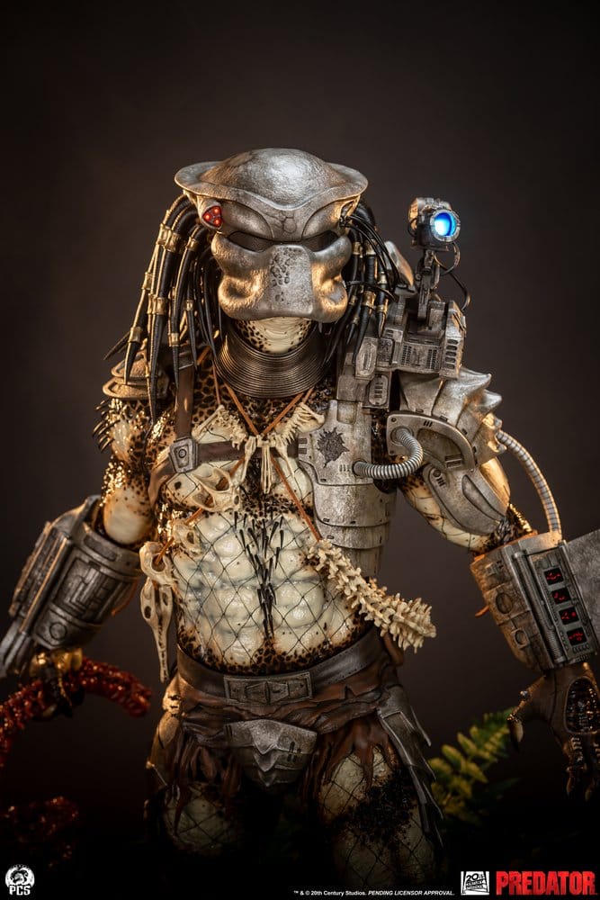 PCS - Predator Statue 1/2 Predator