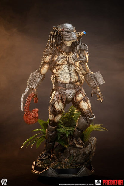 PCS - Predator Statue 1/2 Predator